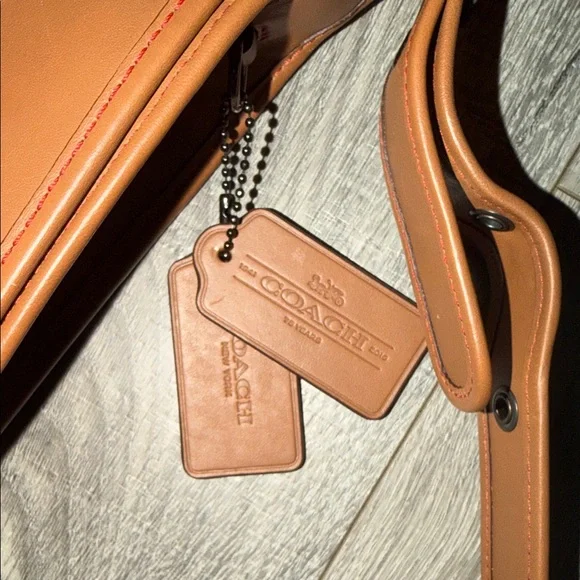 Coach Caramel Leather Crossbody 100% genuine leather shoulder bag flap bag - Picture 3 of 16